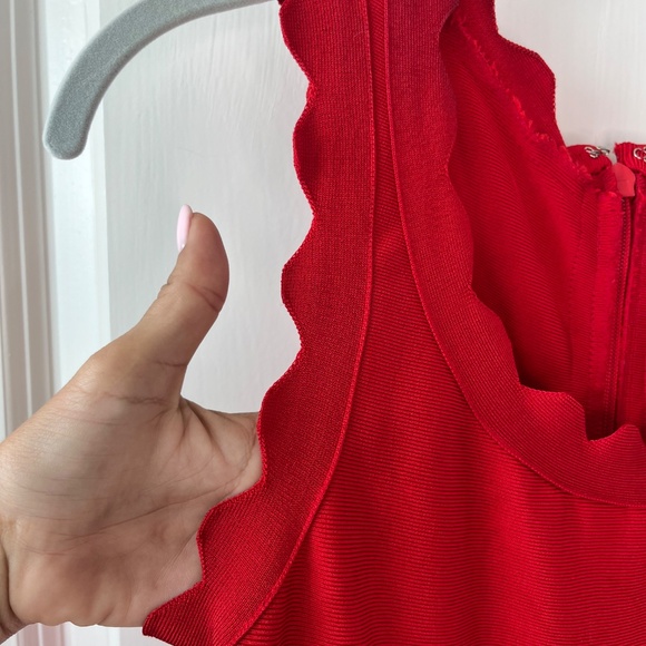 Nevada Love Red Scalloped Bandage Dress – Size M - Picture 5 of 10